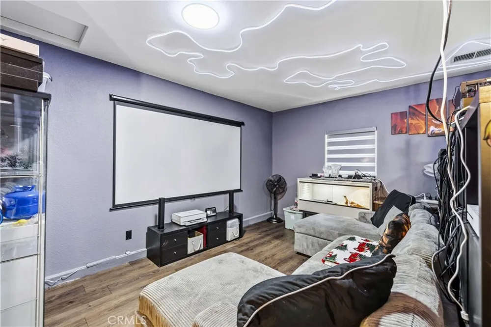 661 E J10 AVENUE Lancaster, CA 93535