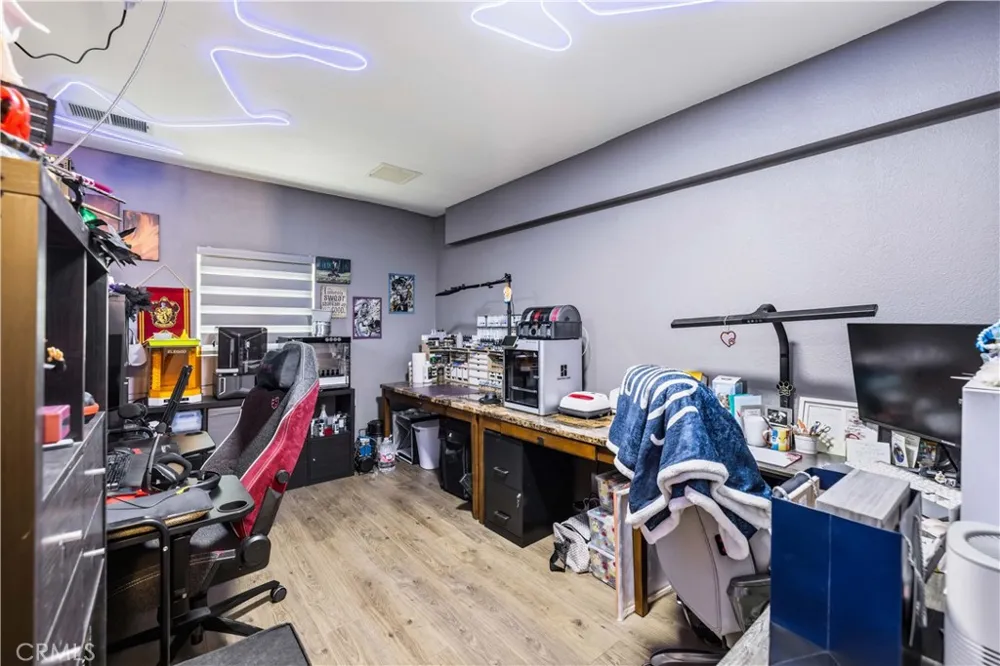 661 E J10 AVENUE Lancaster, CA 93535