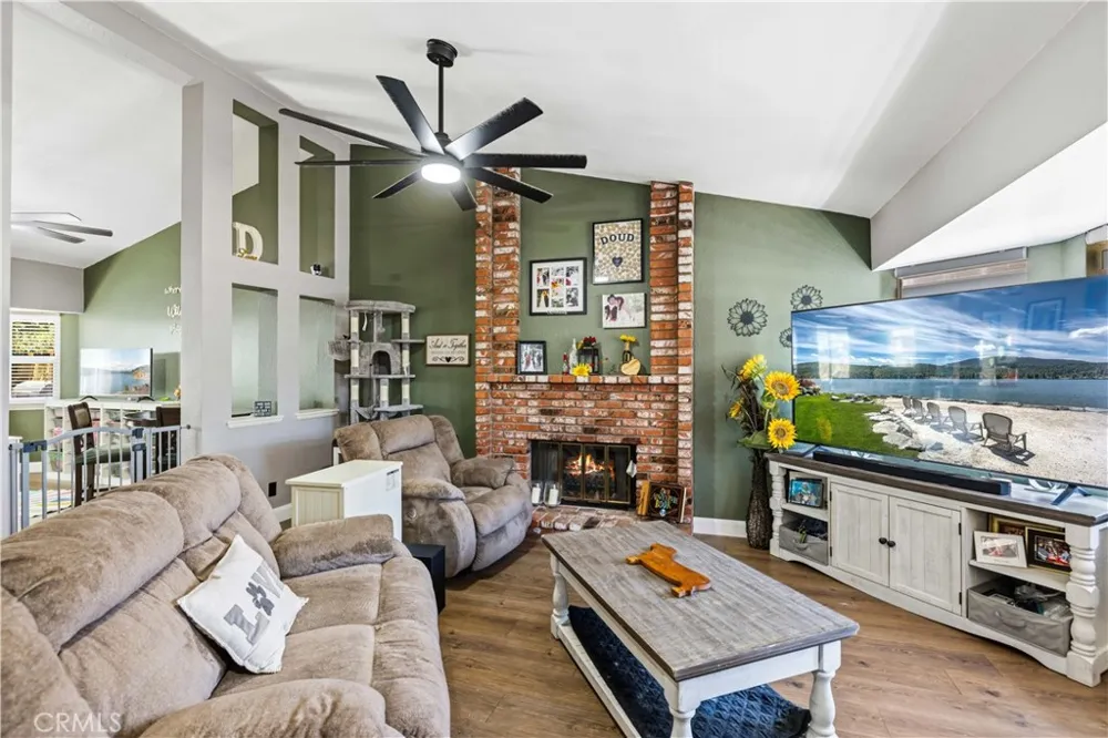 661 E J10 AVENUE Lancaster, CA 93535