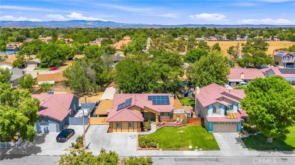 661 E J10 AVENUE Lancaster, CA 93535
