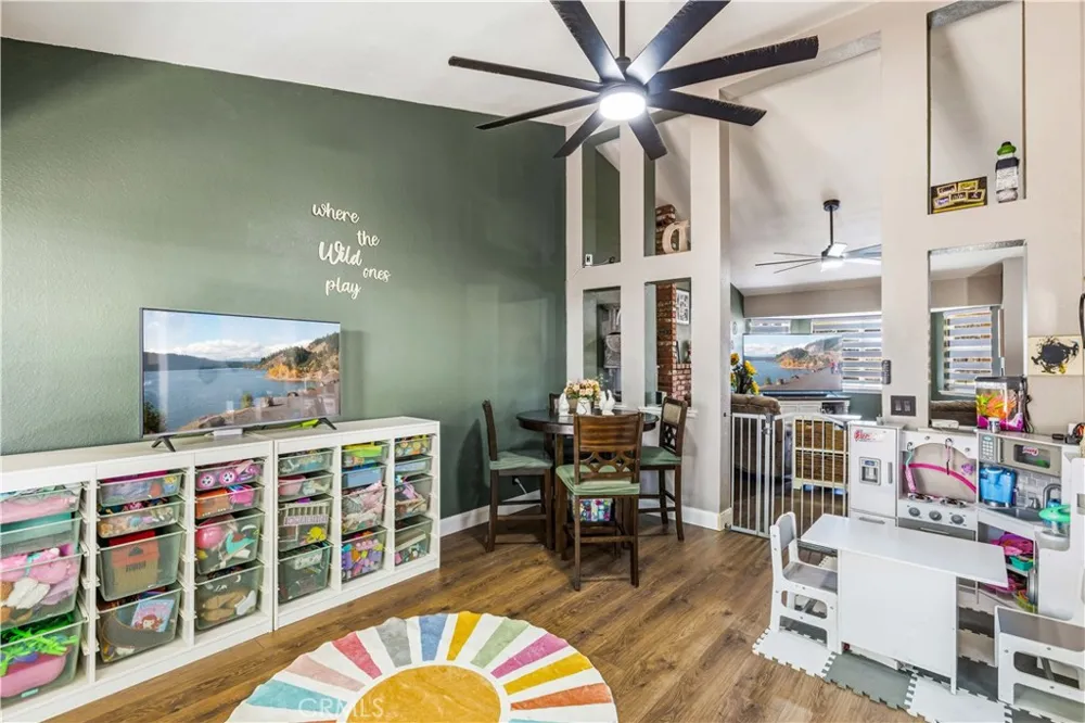661 E J10 AVENUE Lancaster, CA 93535