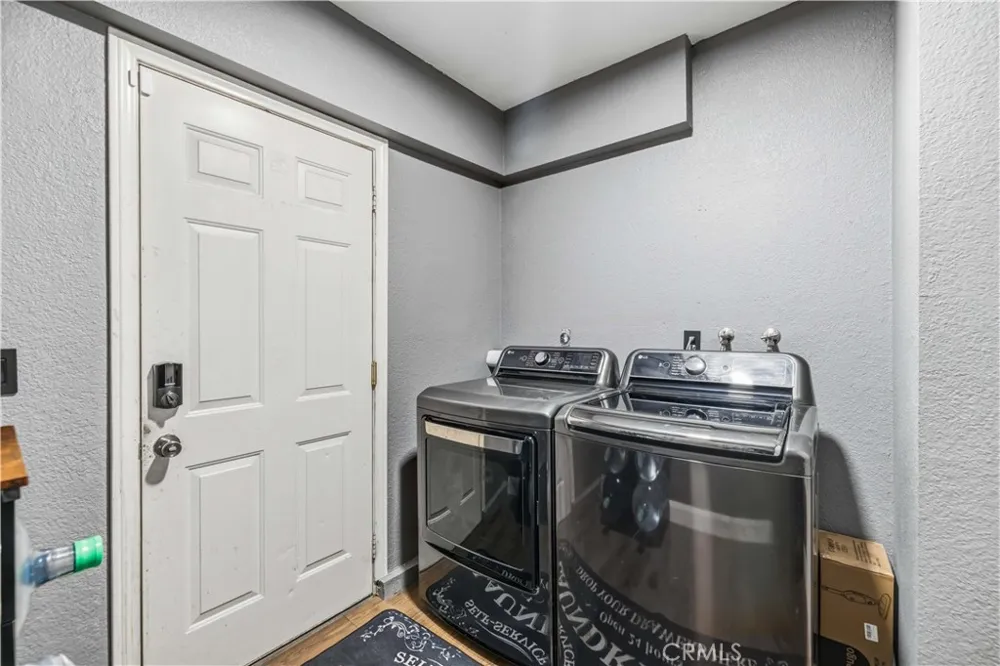661 E J10 AVENUE Lancaster, CA 93535