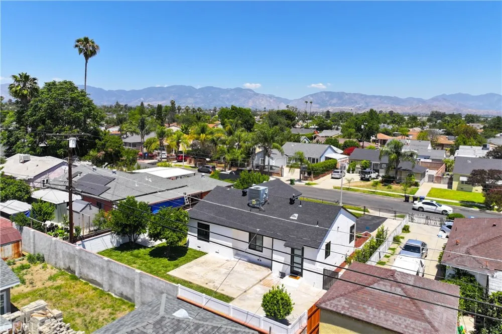 9753 Mercedes Avenue Arleta, CA 91331