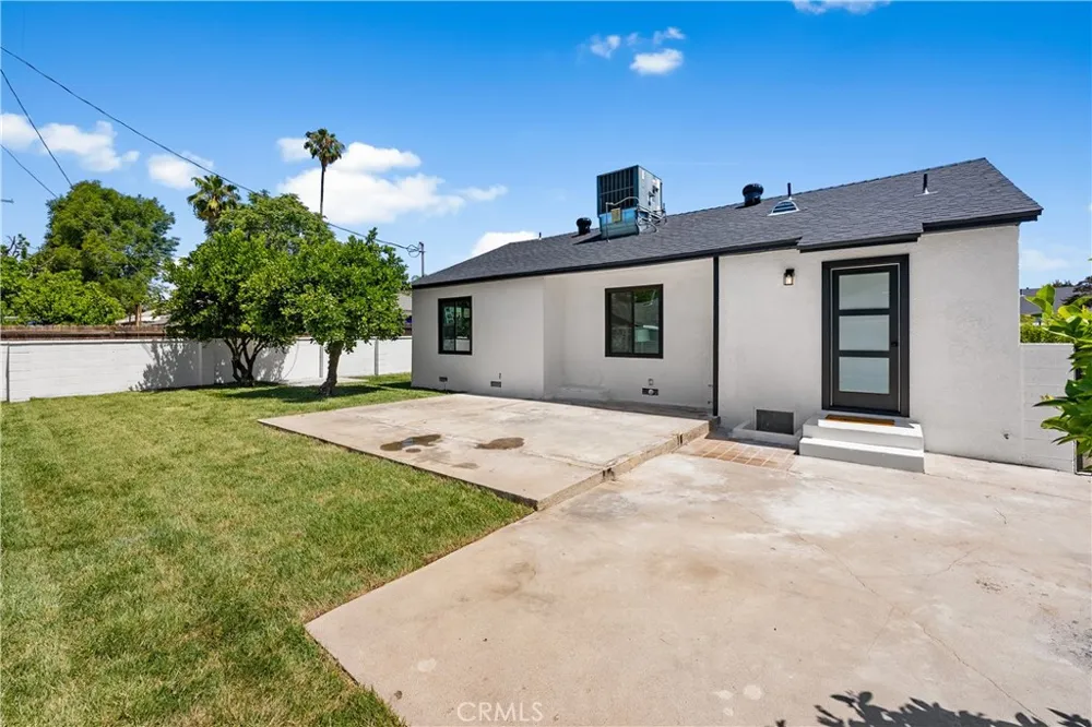 9753 Mercedes Avenue Arleta, CA 91331