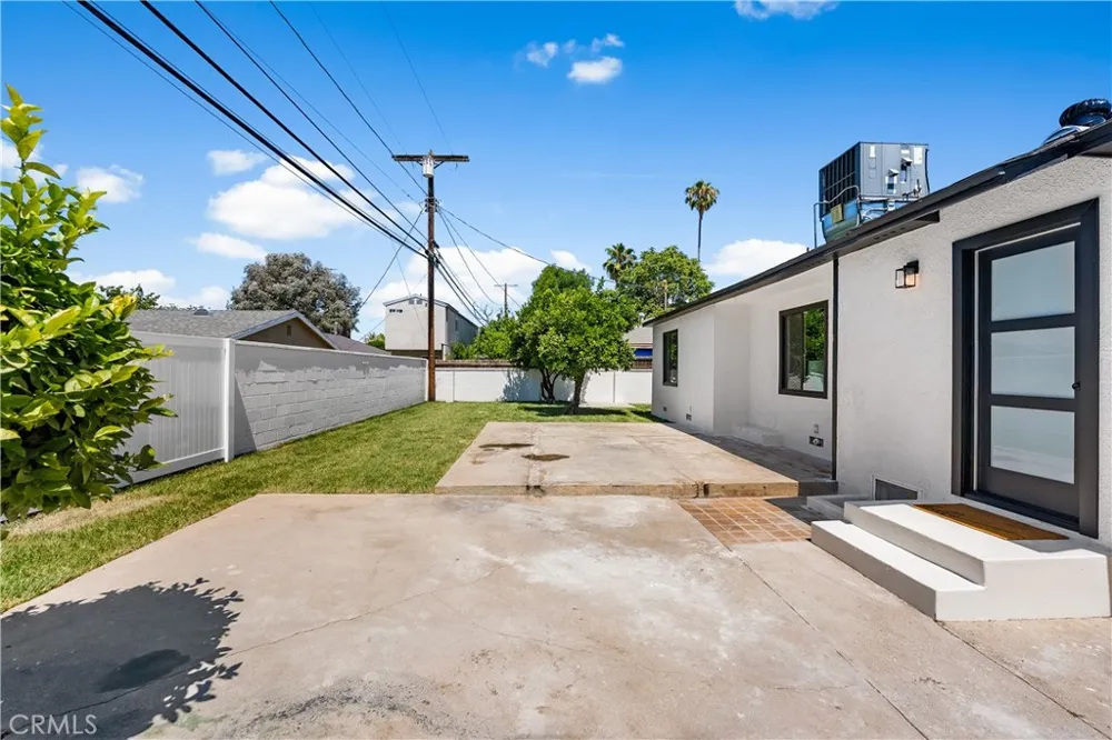 9753 Mercedes Avenue Arleta, CA 91331