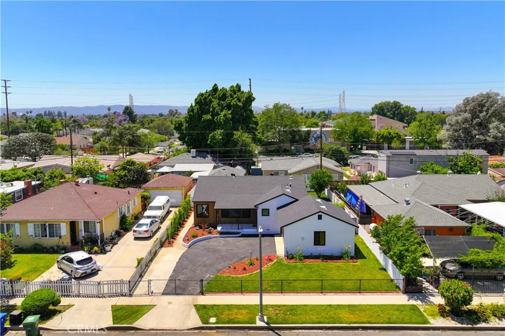 9753 Mercedes Avenue Arleta, CA 91331