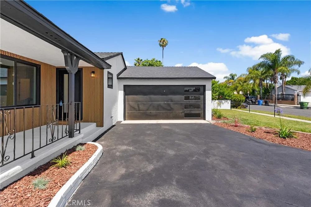 9753 Mercedes Avenue Arleta, CA 91331