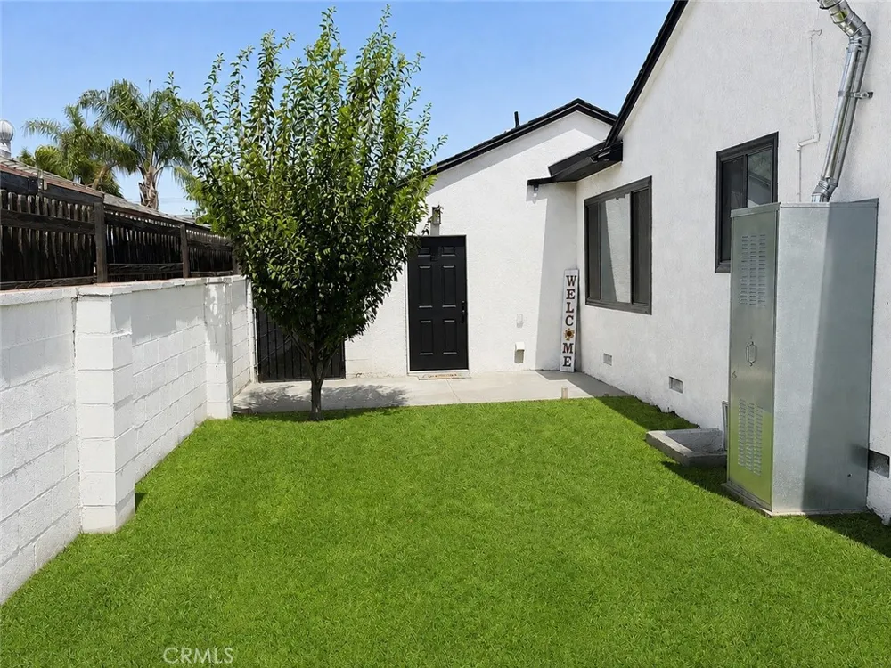 9753 Mercedes Avenue Arleta, CA 91331
