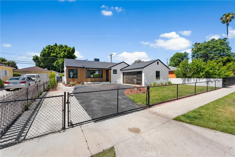 9753 Mercedes Avenue Arleta, CA 91331