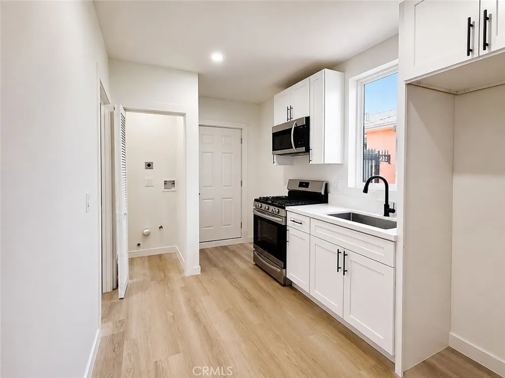 9753 Mercedes Avenue Arleta, CA 91331