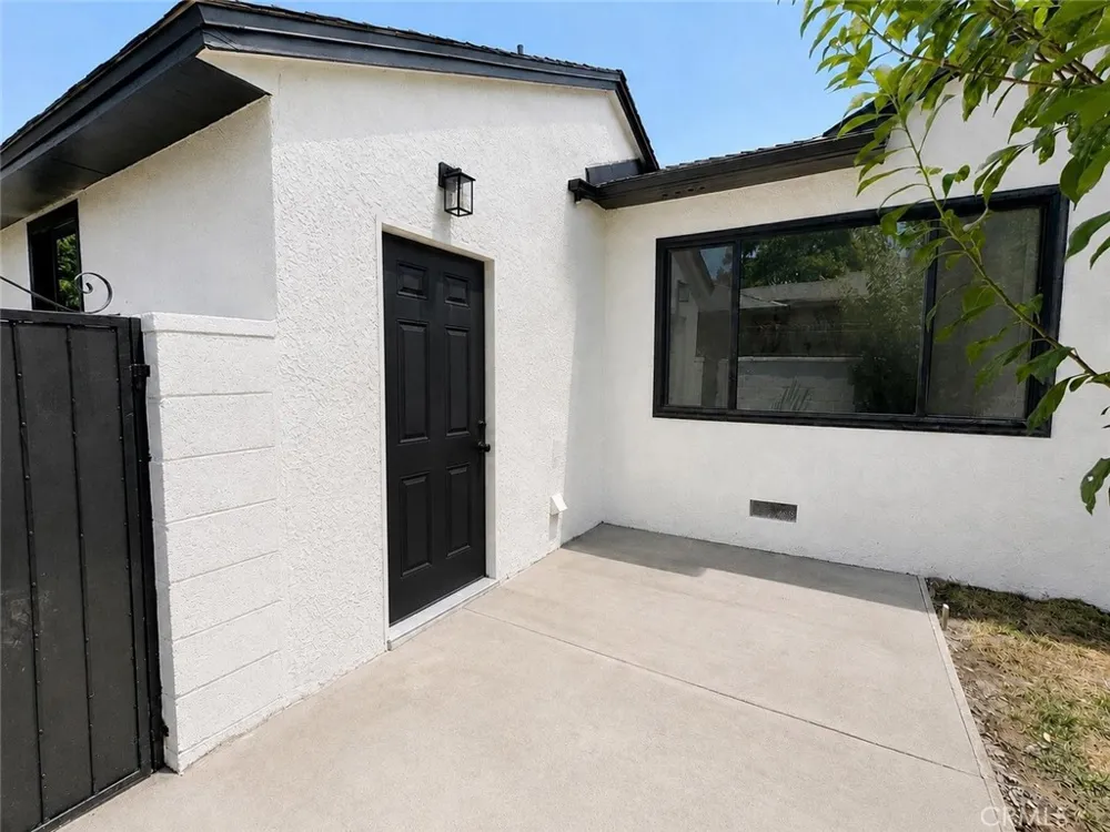 9753 Mercedes Avenue Arleta, CA 91331
