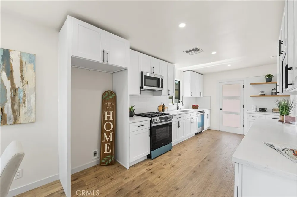 9753 Mercedes Avenue Arleta, CA 91331
