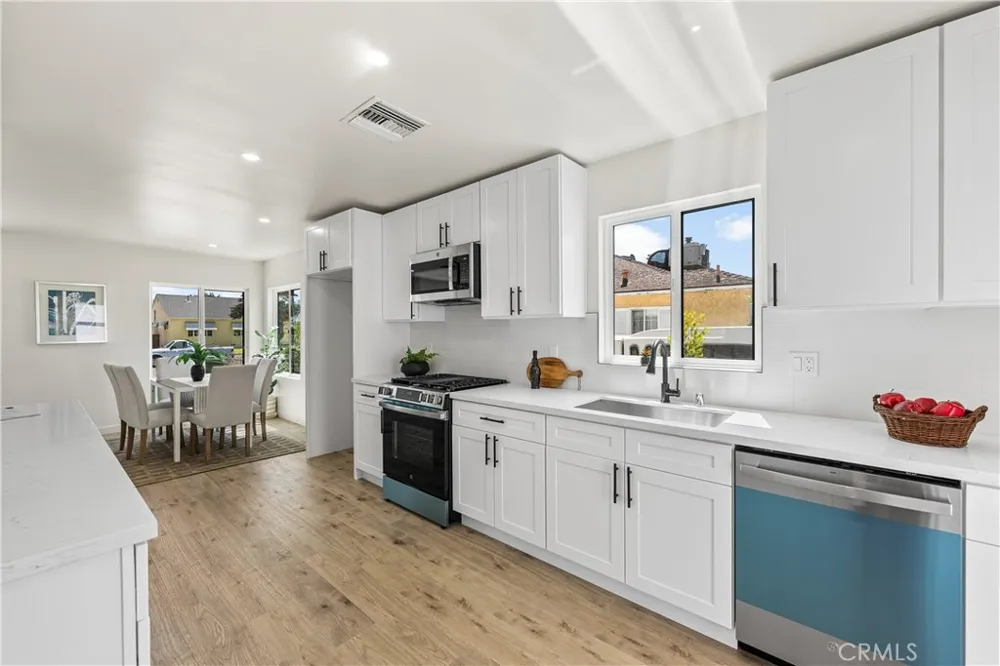 9753 Mercedes Avenue Arleta, CA 91331