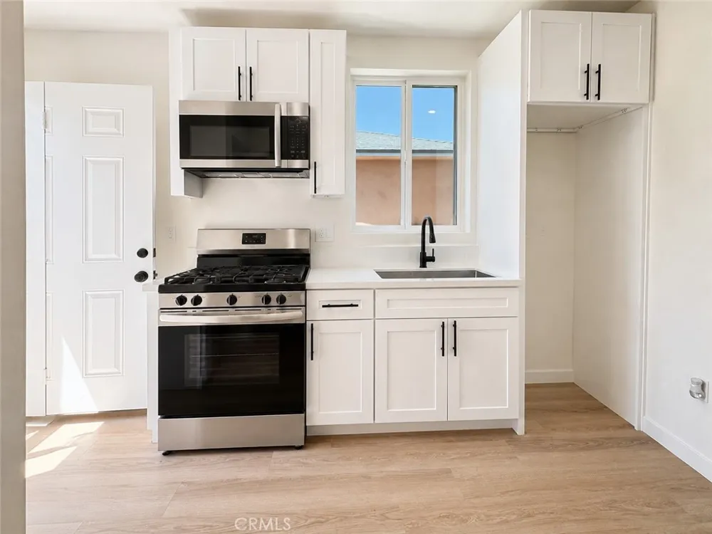 9753 Mercedes Avenue Arleta, CA 91331