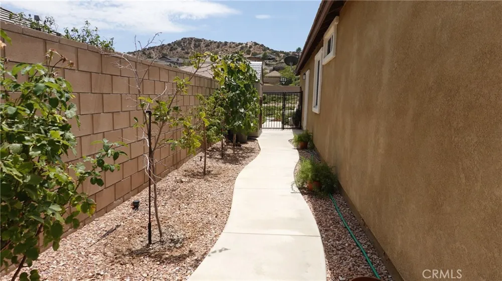 1569 Angora Palmdale, CA 93551