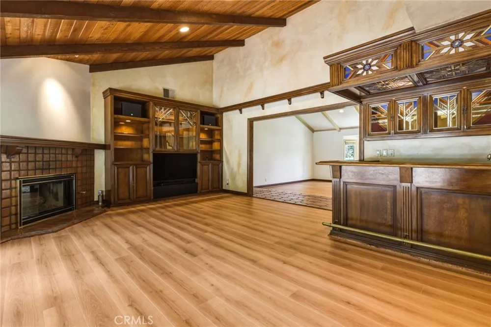 22231 Romar Street Chatsworth, CA 91311