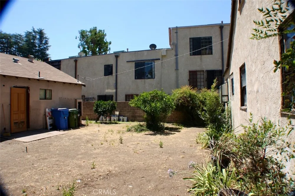 5739 Hazeltine Van Nuys, CA 91401