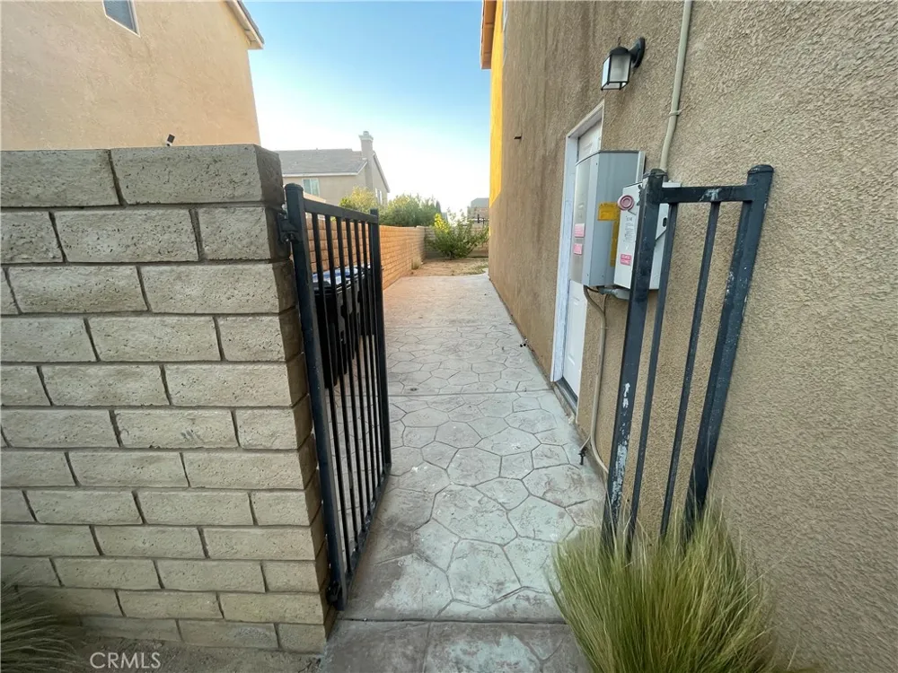 3303 Arious Lancaster, CA 93536