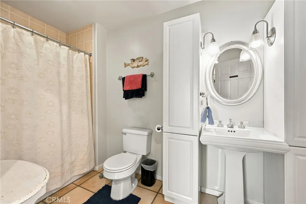 9920 Shoup Avenue Chatsworth, CA 91311