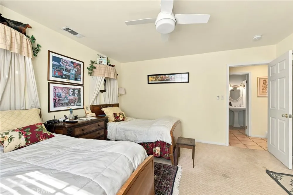 9920 Shoup Avenue Chatsworth, CA 91311