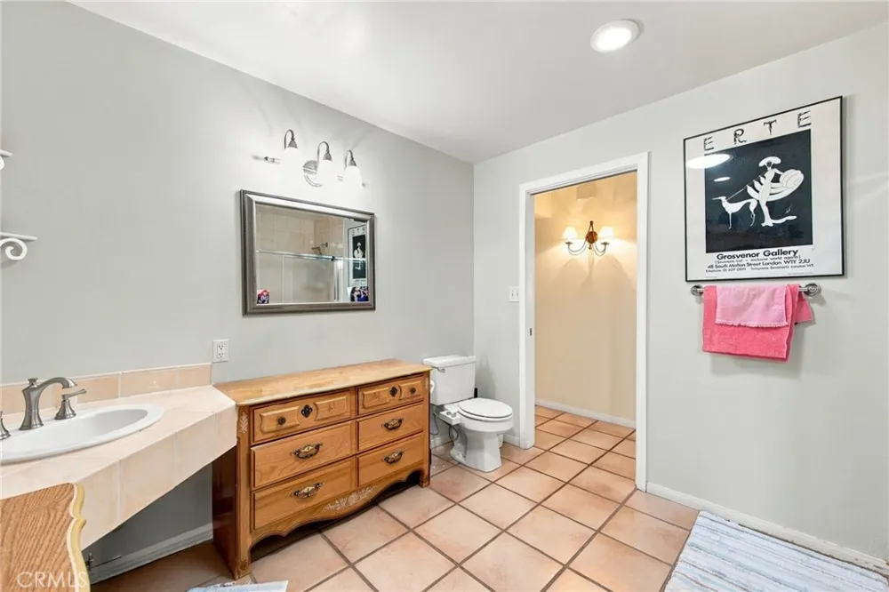 9920 Shoup Avenue Chatsworth, CA 91311