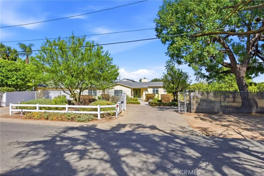 9920 Shoup Avenue Chatsworth, CA 91311