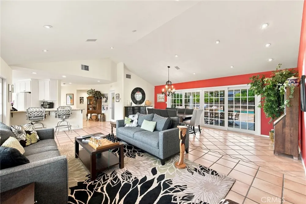 9920 Shoup Avenue Chatsworth, CA 91311
