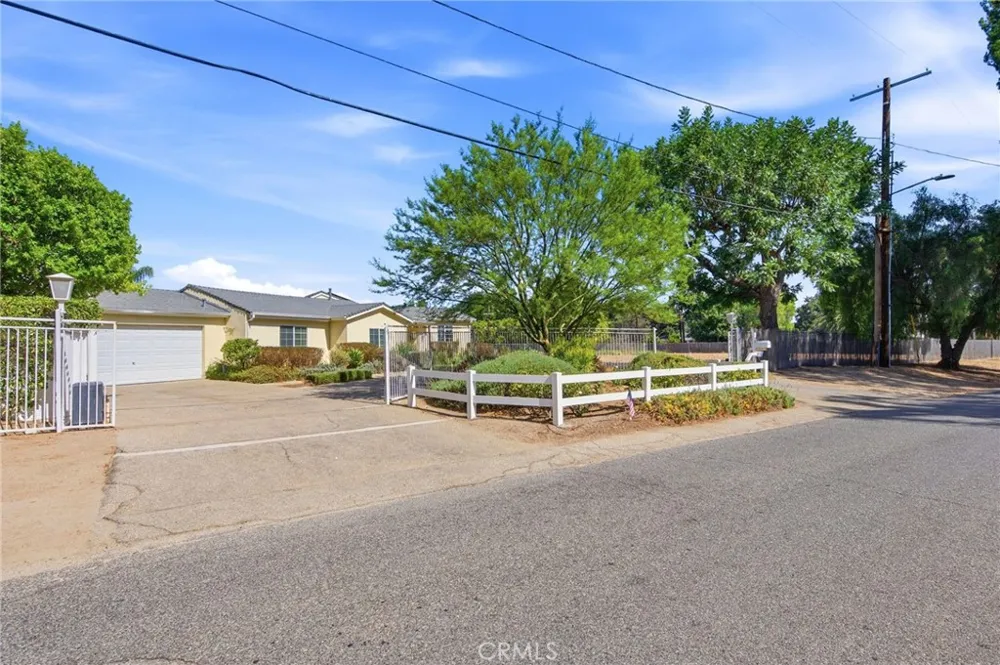 9920 Shoup Avenue Chatsworth, CA 91311