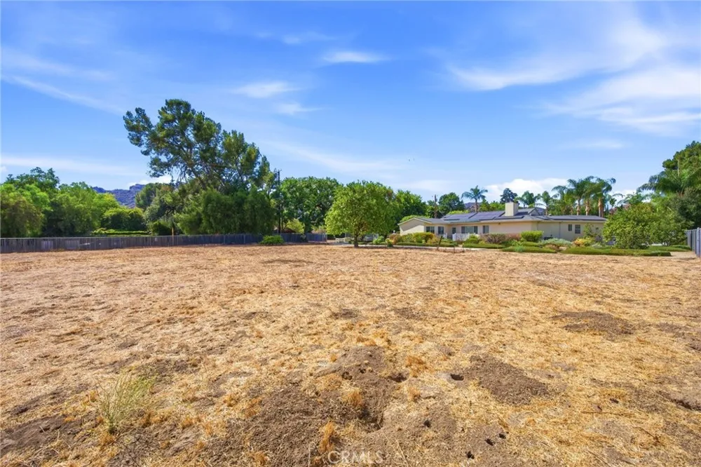 9920 Shoup Avenue Chatsworth, CA 91311