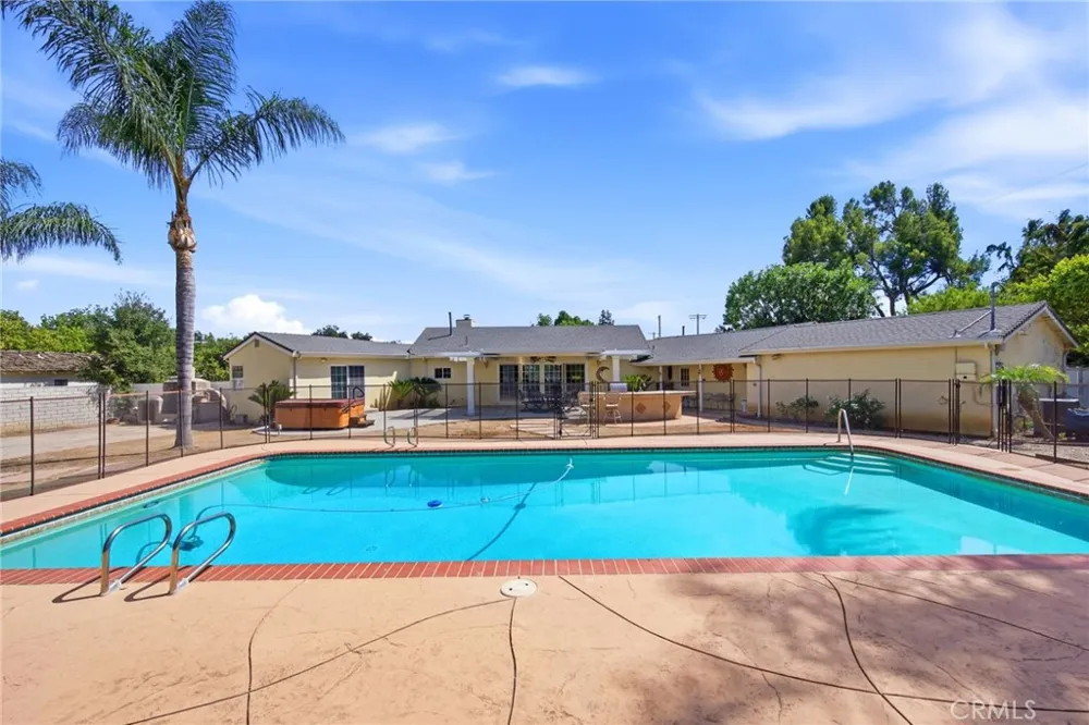 9920 Shoup Avenue Chatsworth, CA 91311