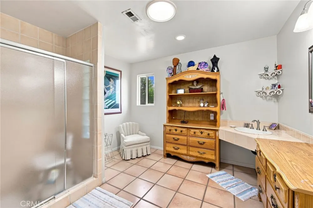 9920 Shoup Avenue Chatsworth, CA 91311