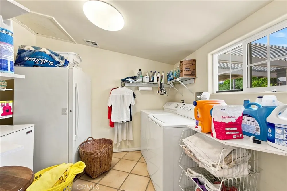 9920 Shoup Avenue Chatsworth, CA 91311