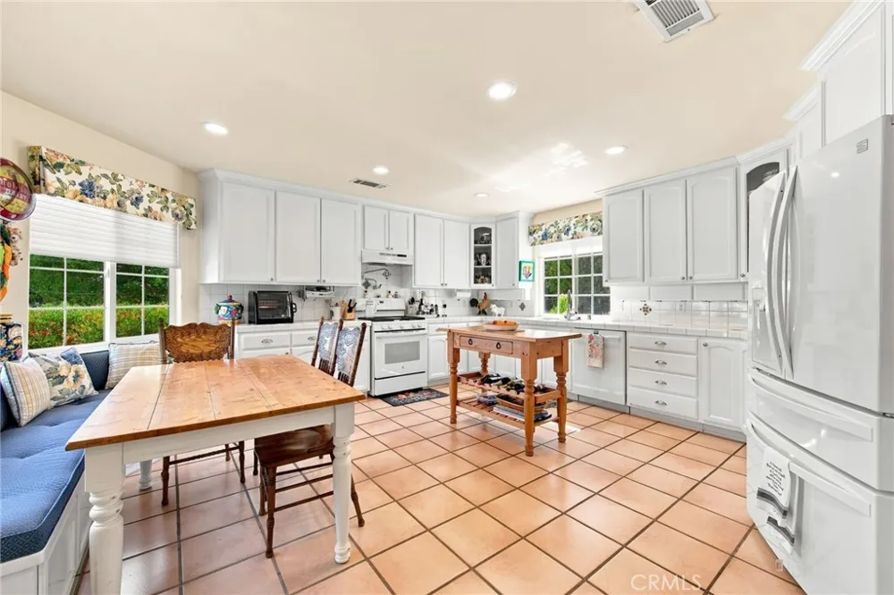 9920 Shoup Avenue Chatsworth, CA 91311