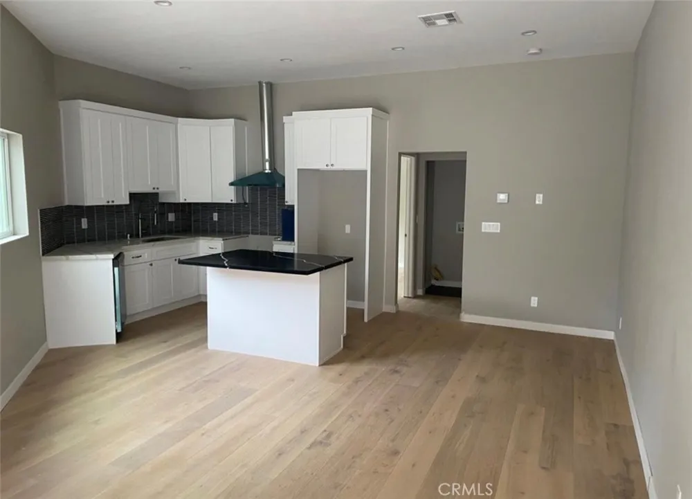 4900 Enfield Encino, CA 91316