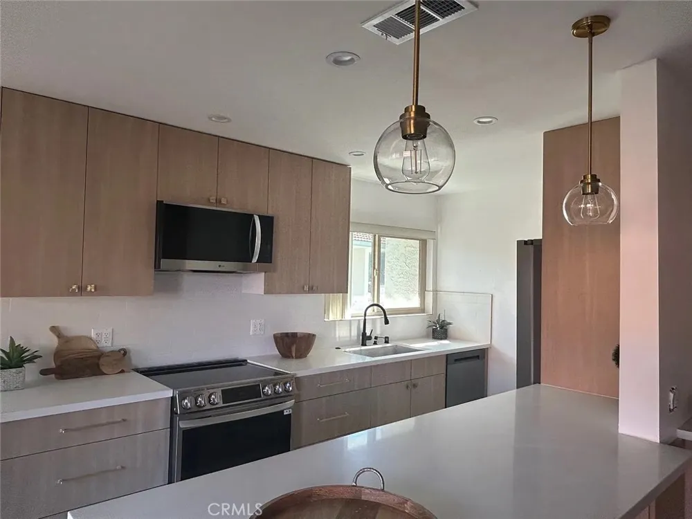 4706 Park Granada #188 Calabasas, CA 91302