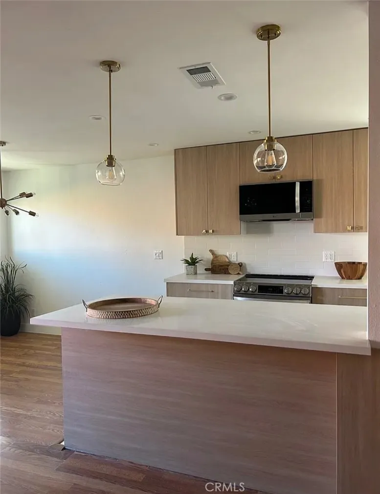 4706 Park Granada #188 Calabasas, CA 91302