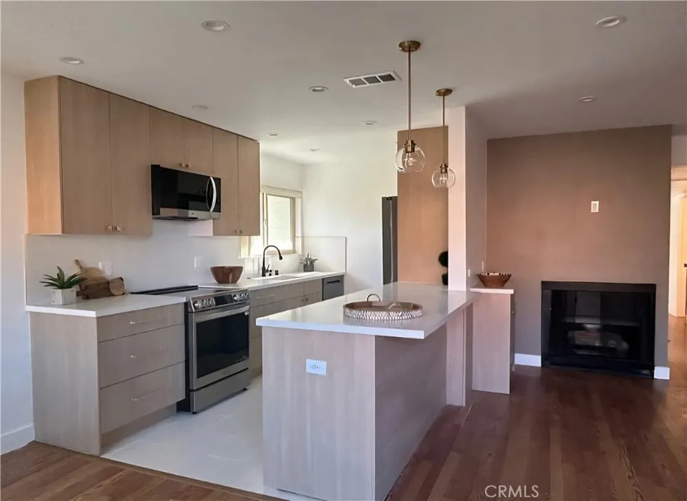 4706 Park Granada #188 Calabasas, CA 91302