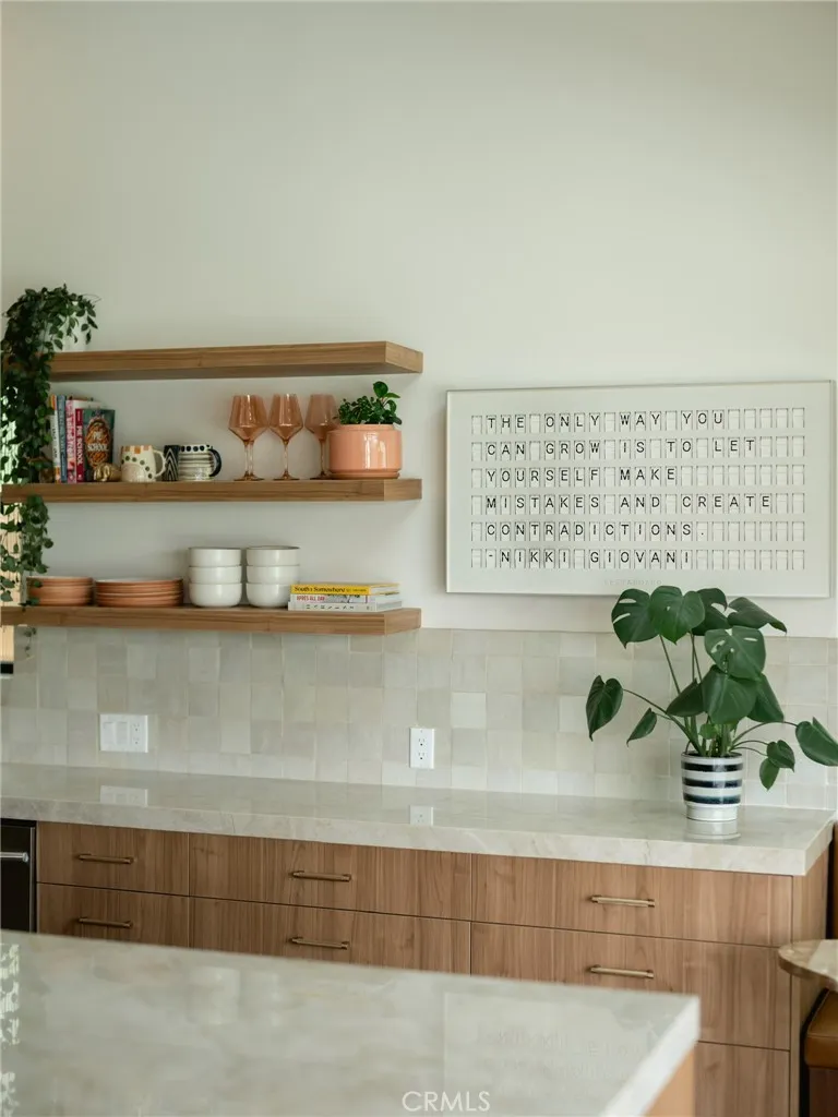 3627 Willowcrest Avenue Studio City, CA 91604