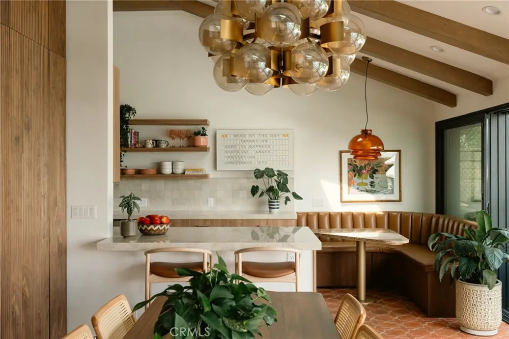 3627 Willowcrest Avenue Studio City, CA 91604