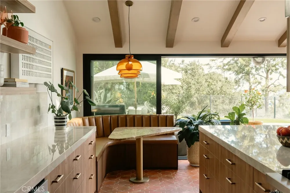 3627 Willowcrest Avenue Studio City, CA 91604