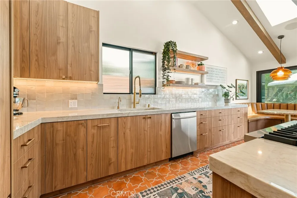 3627 Willowcrest Avenue Studio City, CA 91604