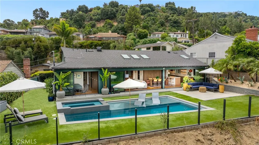 3627 Willowcrest Avenue Studio City, CA 91604