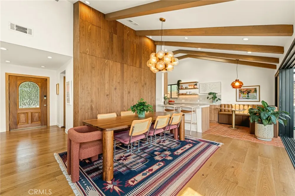 3627 Willowcrest Avenue Studio City, CA 91604