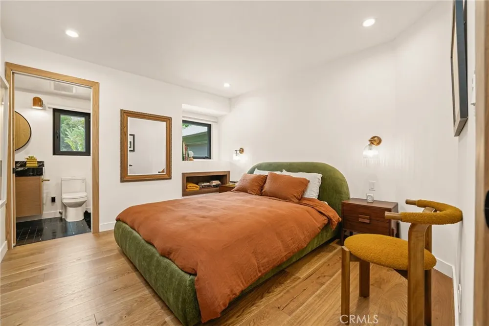 3627 Willowcrest Avenue Studio City, CA 91604
