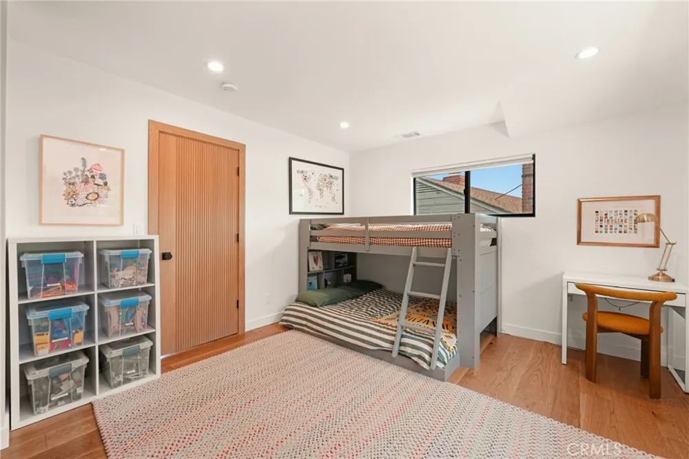 3627 Willowcrest Avenue Studio City, CA 91604