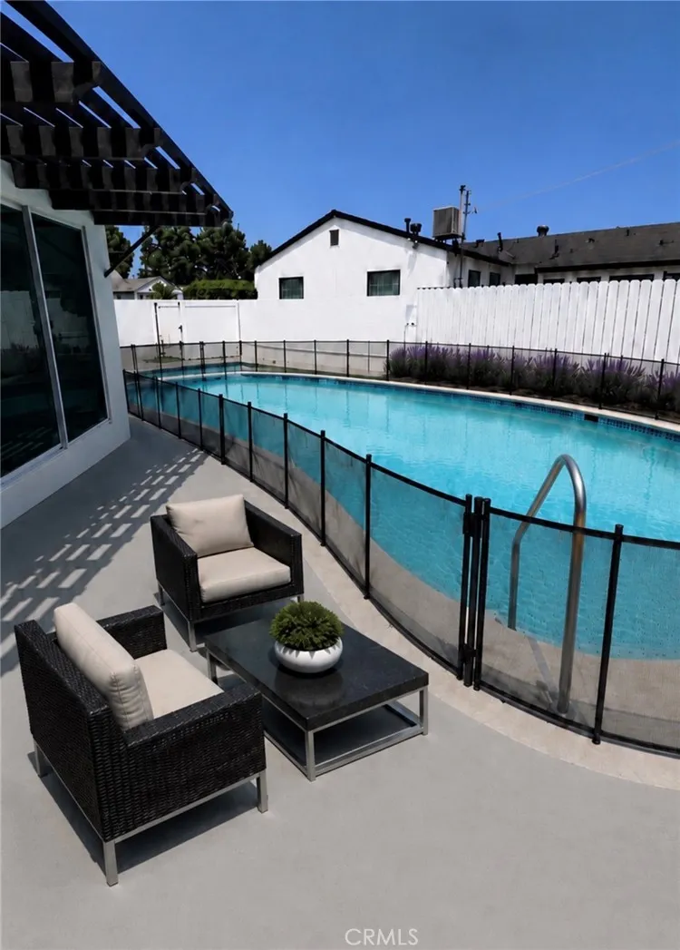 13016 Archwood street North Hollywood, CA 91606