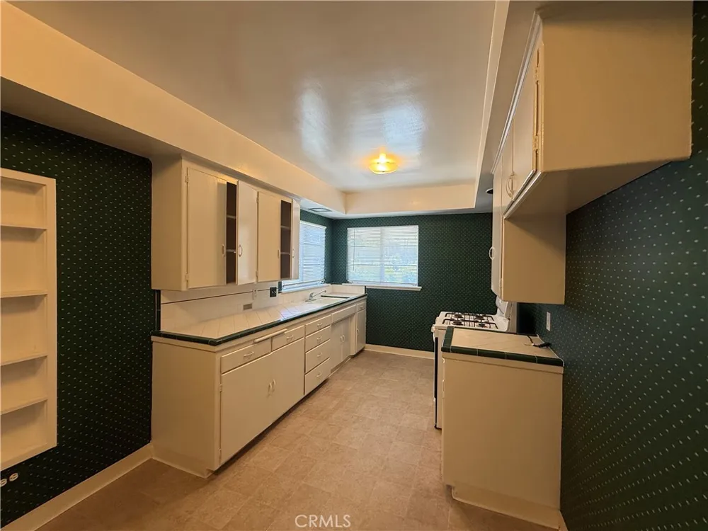 4909 Coldwater Canyon Avenue #6 Sherman Oaks, CA 91423