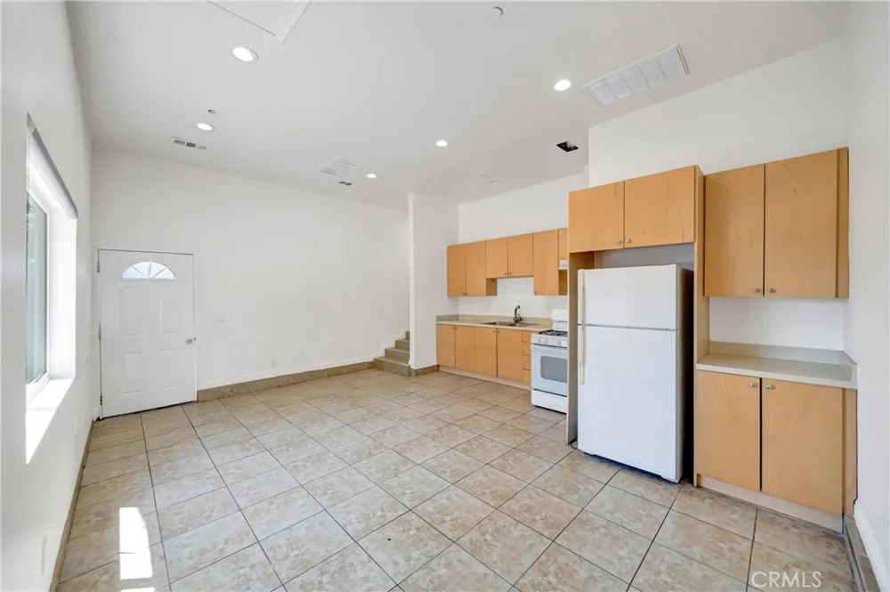 10165 Petit Granada Hills, CA 91343
