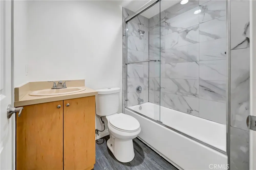 10165 Petit Granada Hills, CA 91343