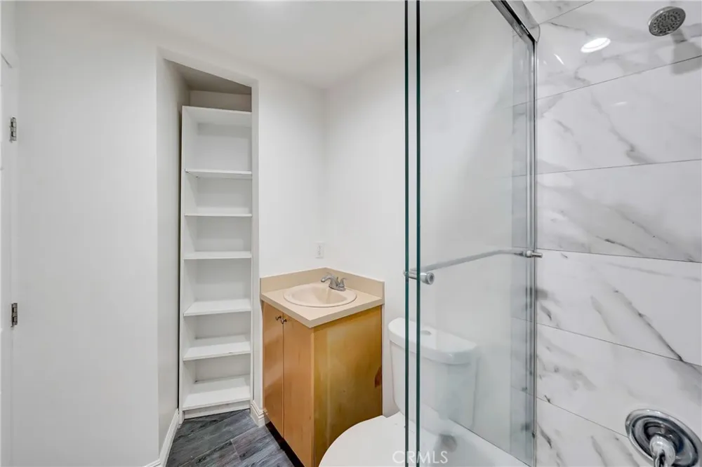10165 Petit Granada Hills, CA 91343
